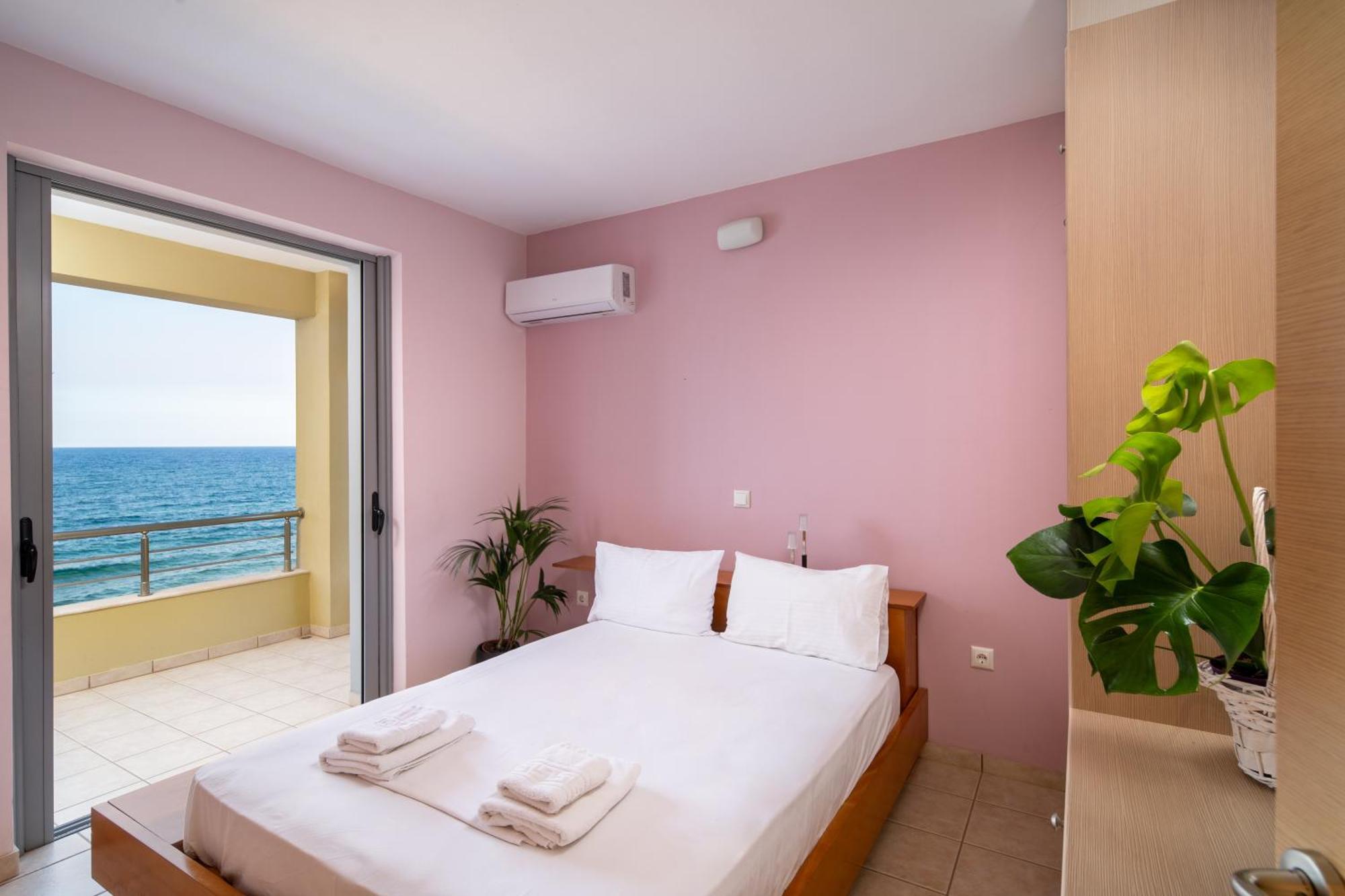 Spacious Beachfront Maisonettes With Stunning Views & A Private Beach Monemvasía Esterno foto