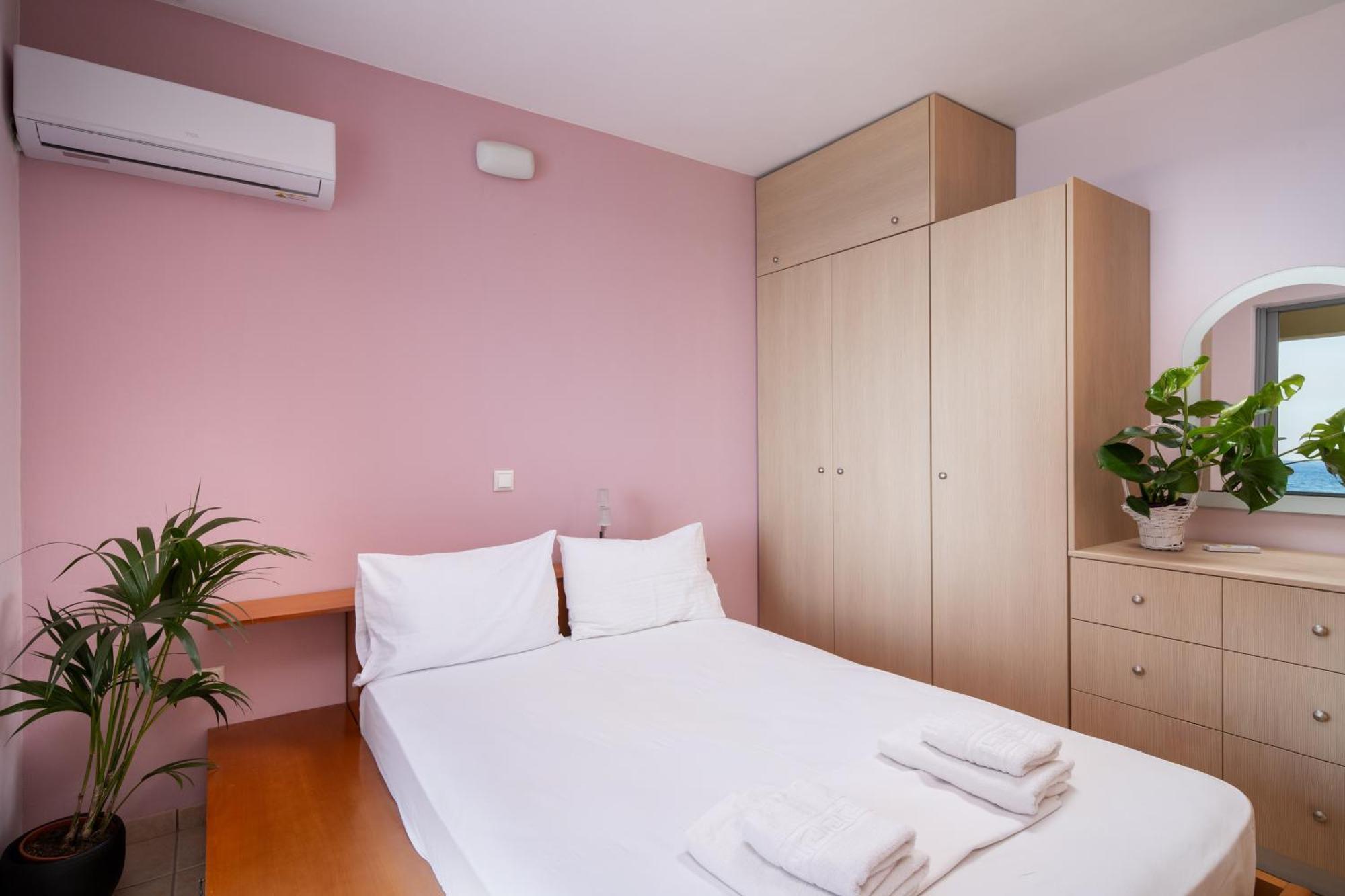 Spacious Beachfront Maisonettes With Stunning Views & A Private Beach Monemvasía Esterno foto